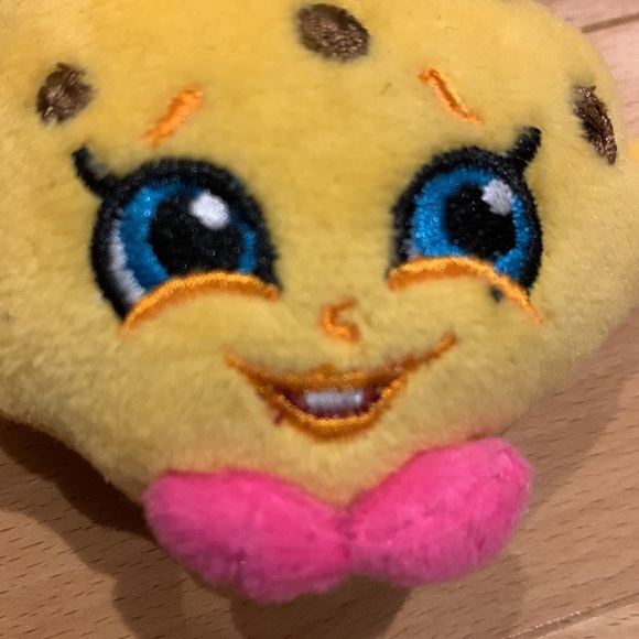 EUC Plush Shopkins Kooky Cookie keychain holder / backpack clip hanger - Picture 8 of 8